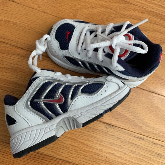 nike baby tennis shoes